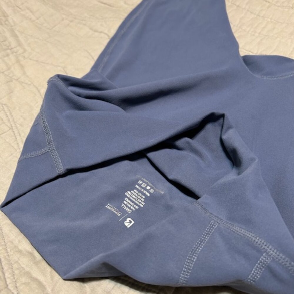 Blue Buff bunny legacy leggings size small like new - Picture 7 of 10